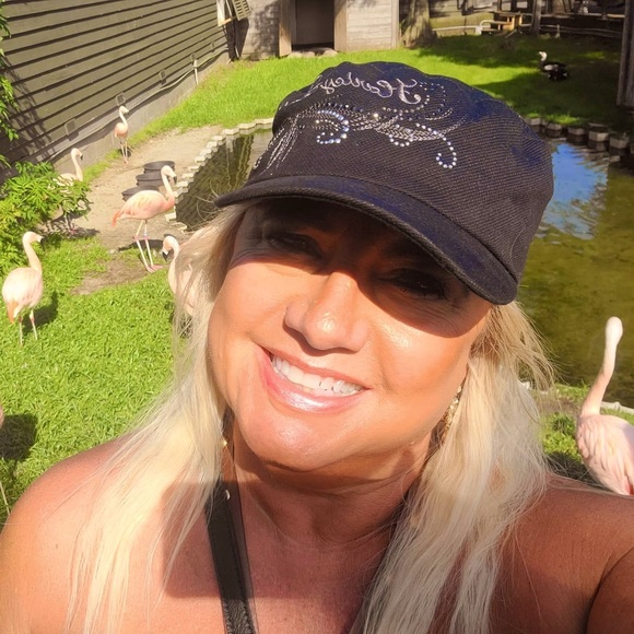 Meet your Posher, Sue - Picture 1 of 1